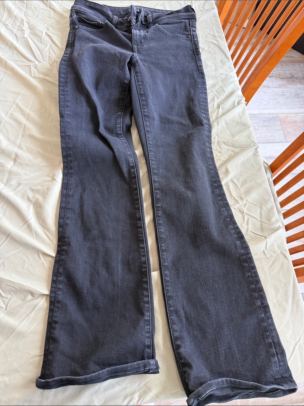 American Eagle Next level stretch long Black Flare Jeans Denim size 2